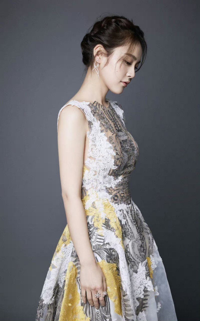 张佳宁的微笑好甜美