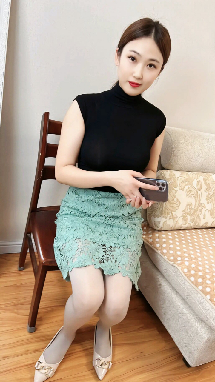 成熟稳重的女人应该是这个样子吧