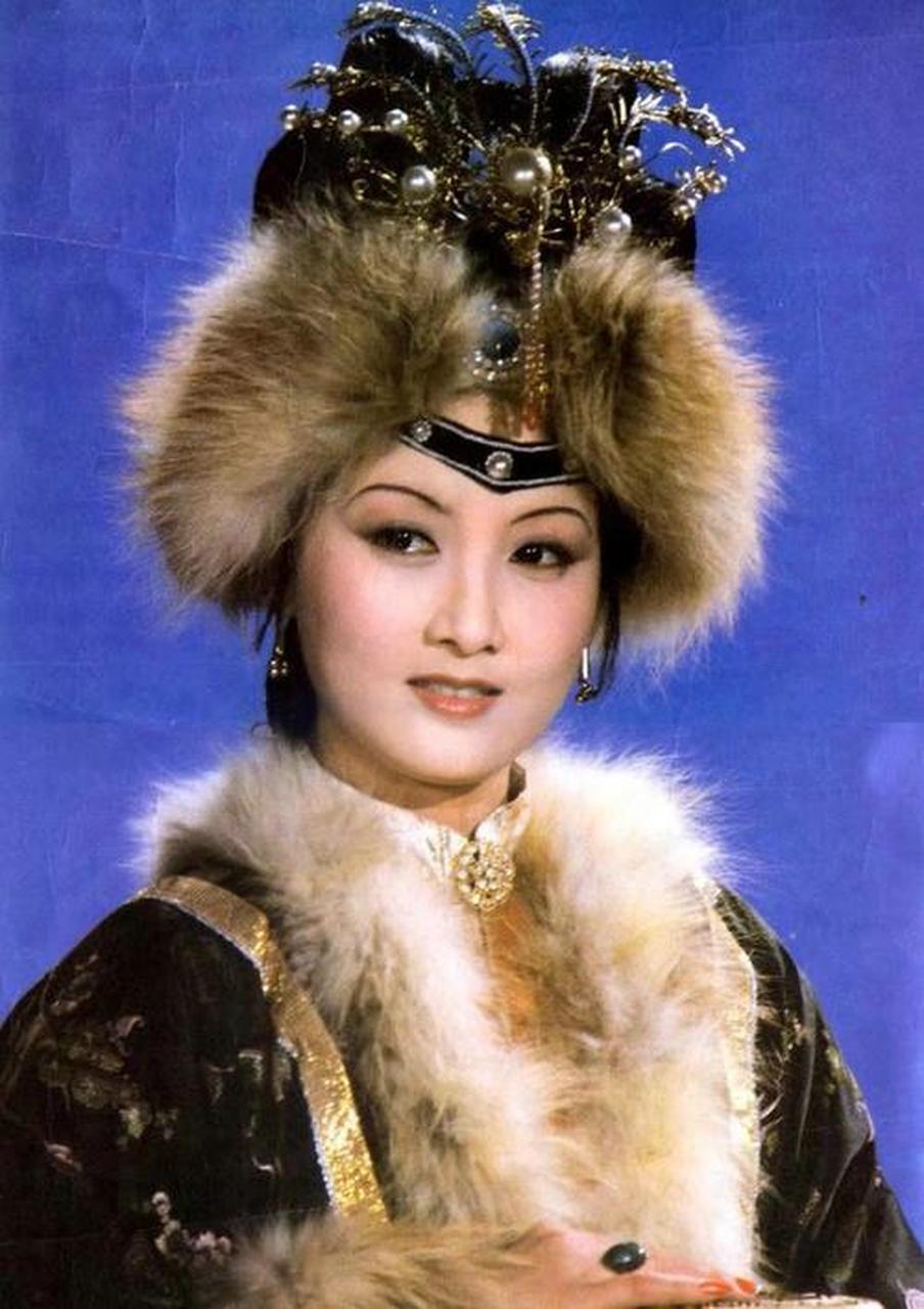 《红楼梦》第五十一回 凤姐儿笑道:"太太那里想的到这些?