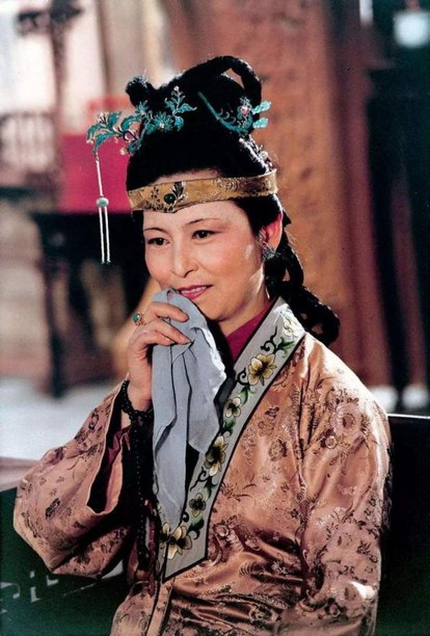 一共三个人管家,发现了问题,应该互相通气,商量解决的办法.