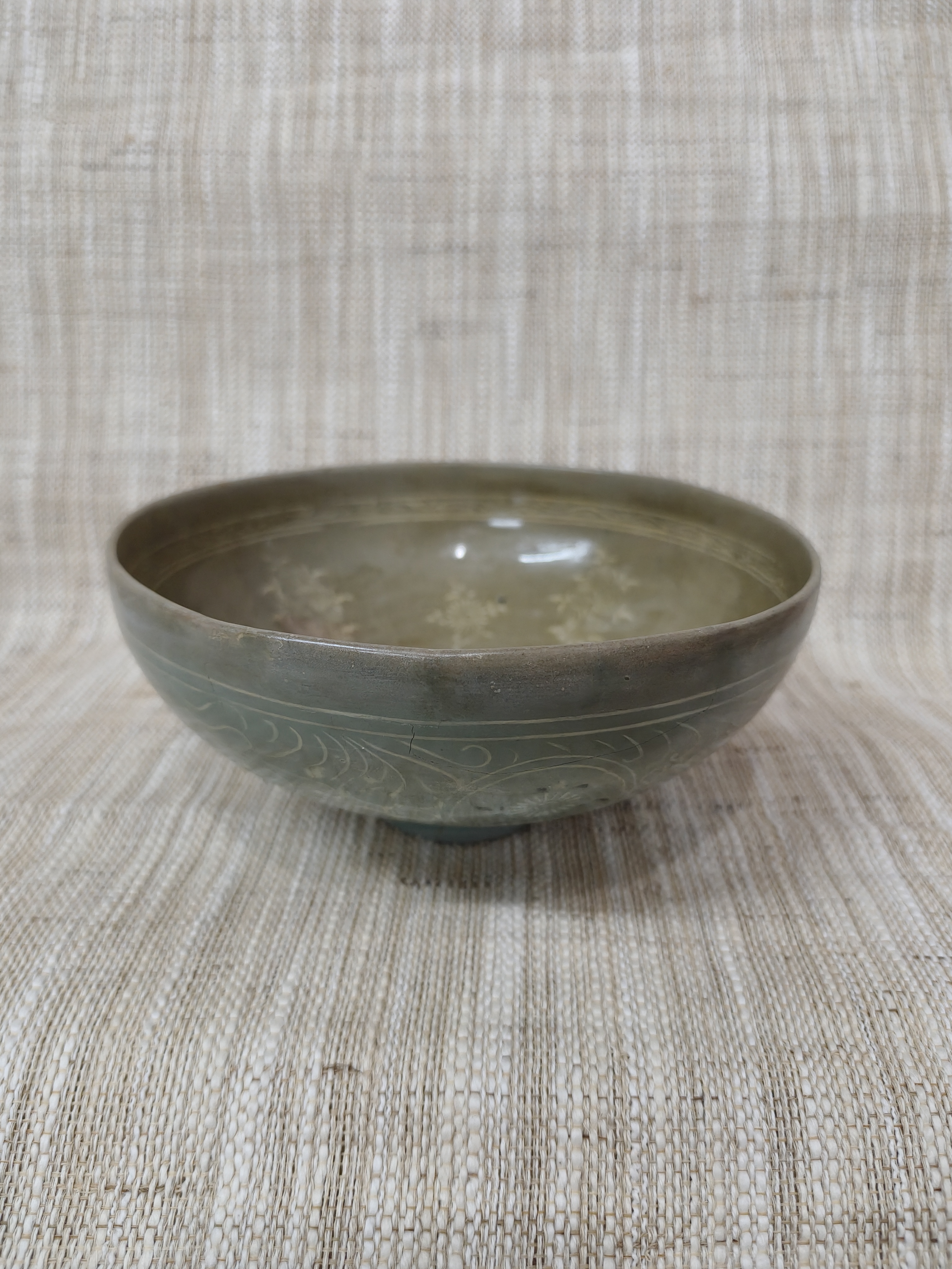 高丽12-13世纪黑白镶嵌青瓷碗