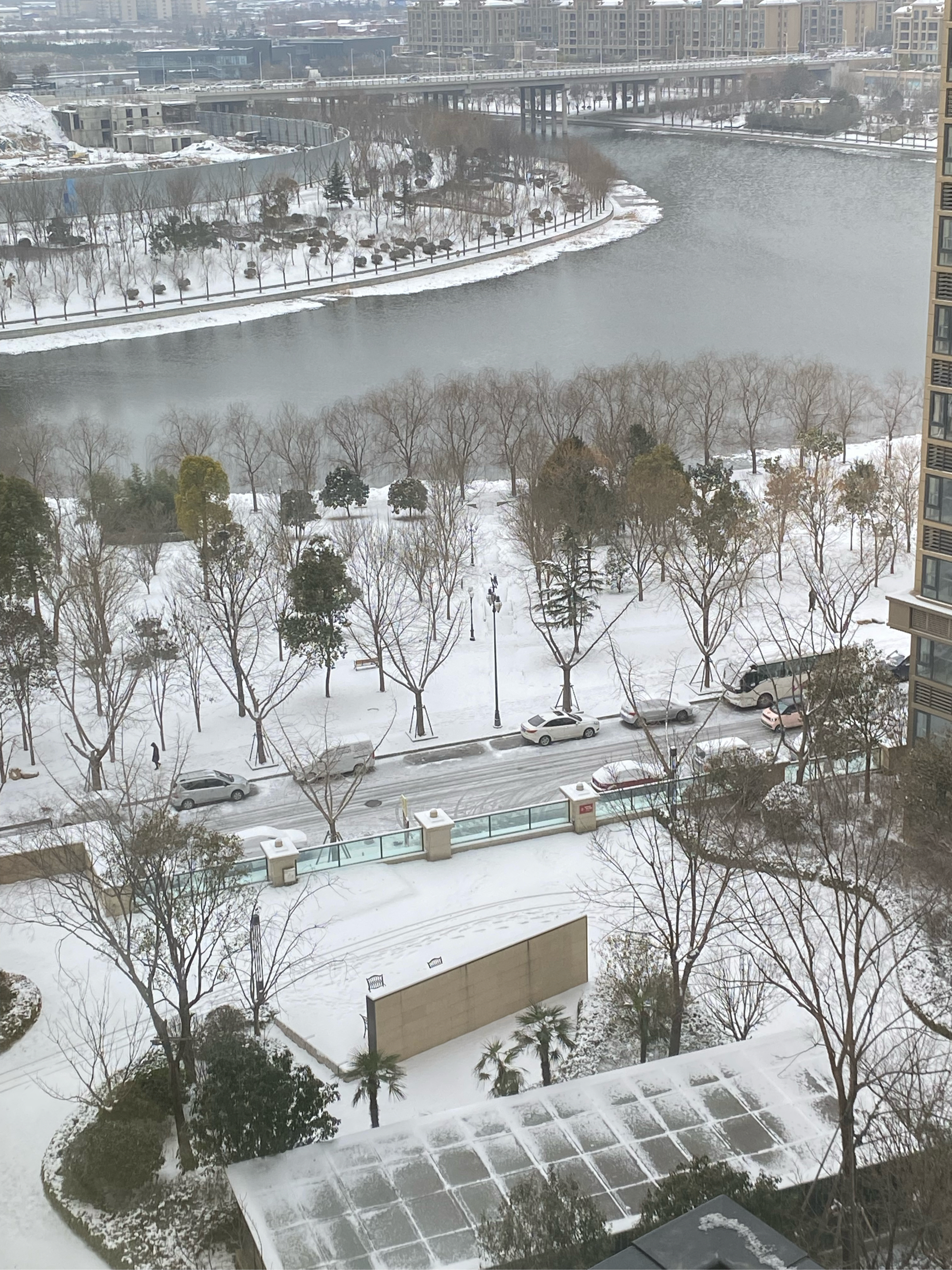 雪天风景照图片