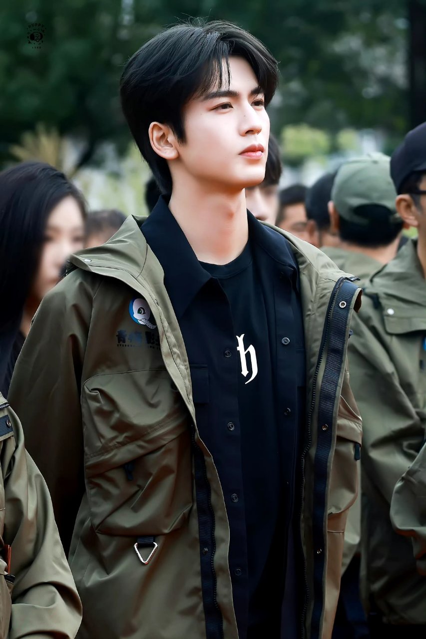 赵今麦张凌赫合作新剧《度华年》开机官宣了～[大哈][大哈][大哈]