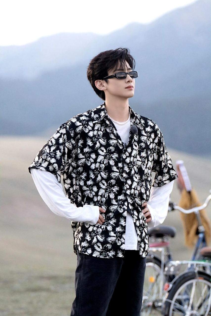 好喜欢白敬亭这个发型啊,有没有和我同感的[大哈][大哈][大哈]#白敬亭