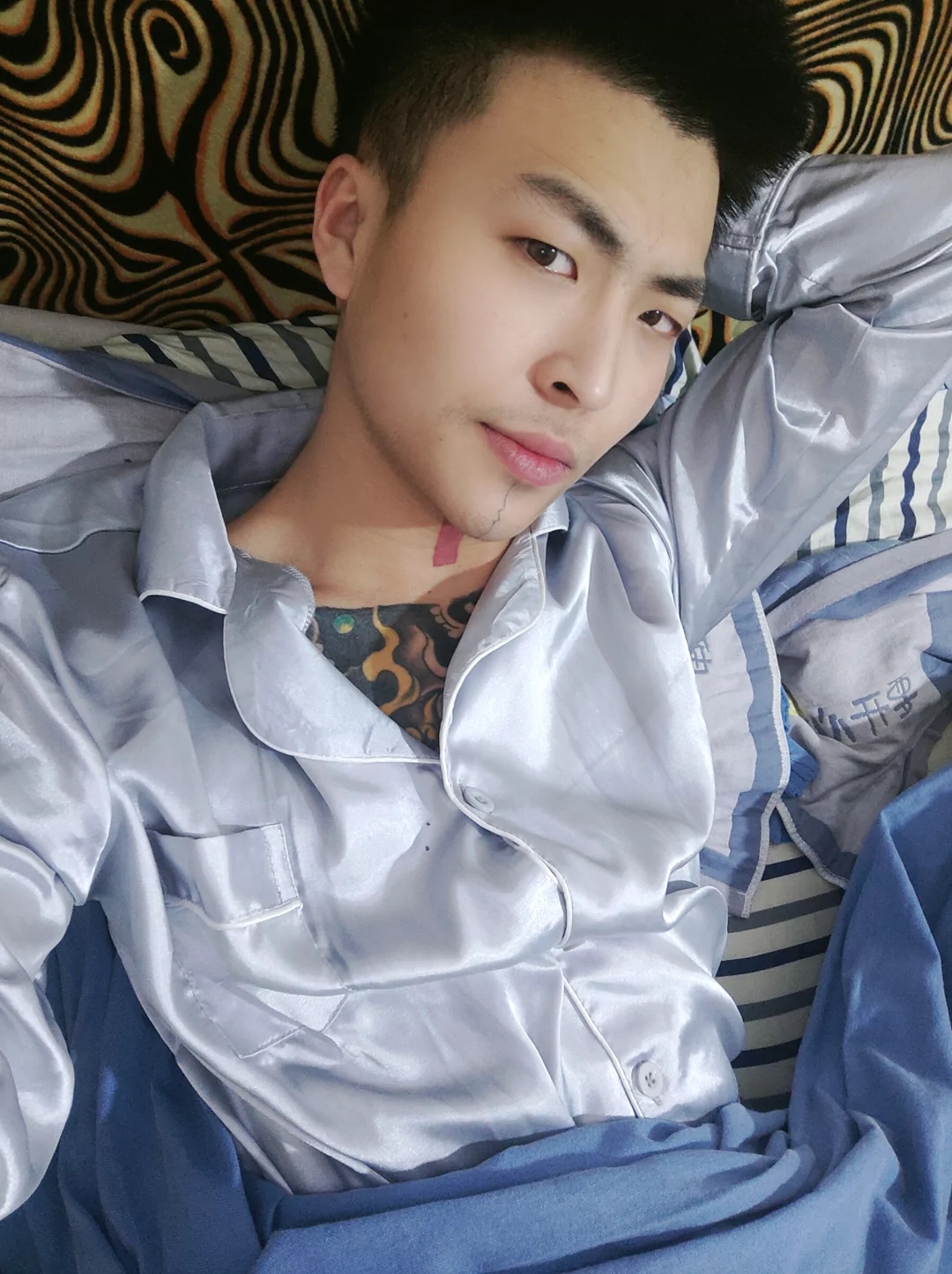 辽阳灯塔市 张小白