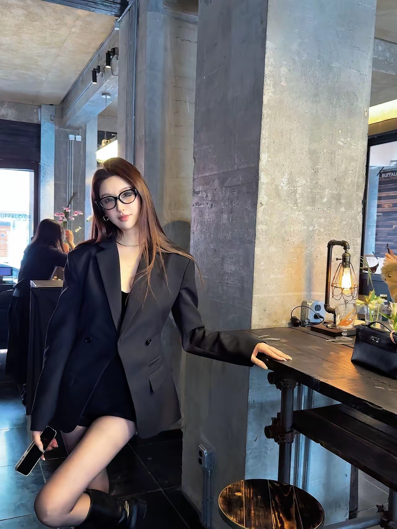 "在都市的喧嚣中,找到一片宁静的小角落,一杯清茶