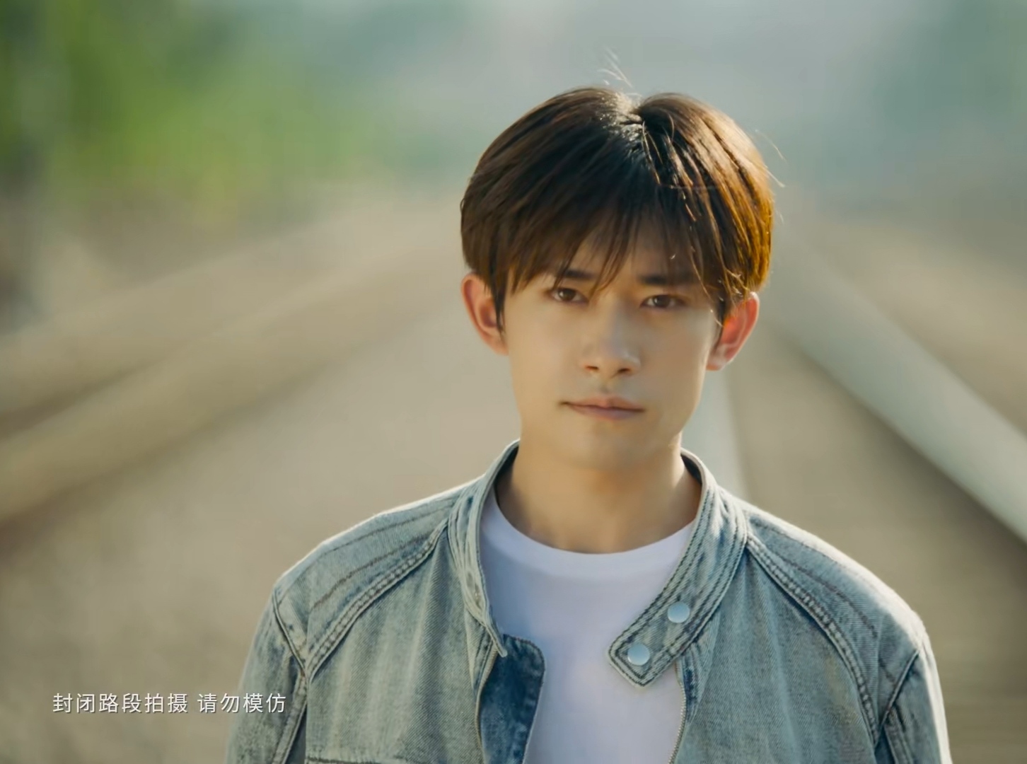 也感谢易烊千玺对宣传的帮助,时刻把自己的家乡放在心中,太