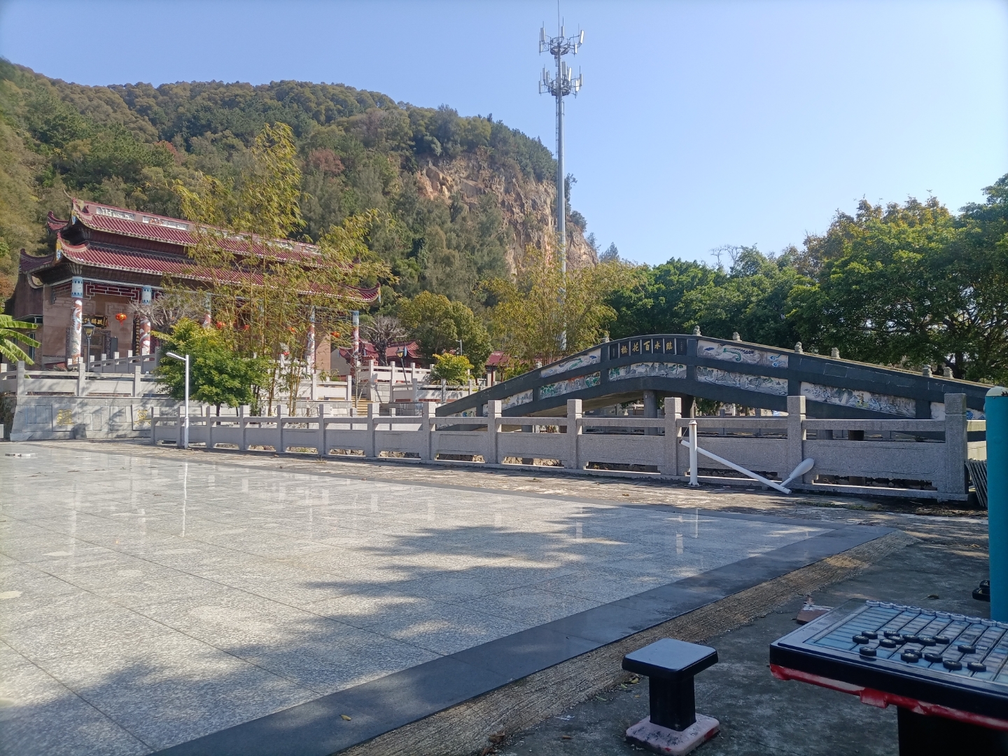 如果不喜欢就跑的越远越好,你烦心我比你更烦心!我高兴发表的你