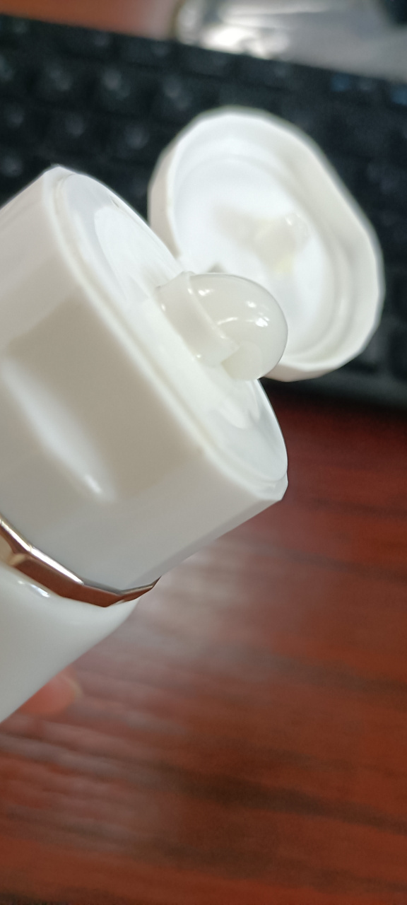 这对c罩大胸更挺了 昨天写的分享好多小姐妹都留言问,问什么的都有