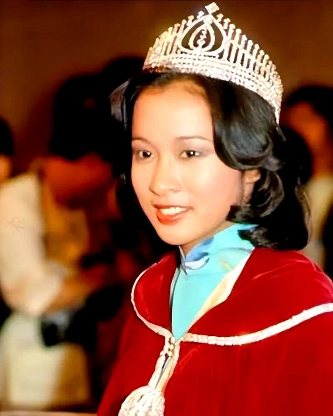 豪门转身:朱玲玲两度净身出户的智慧人生