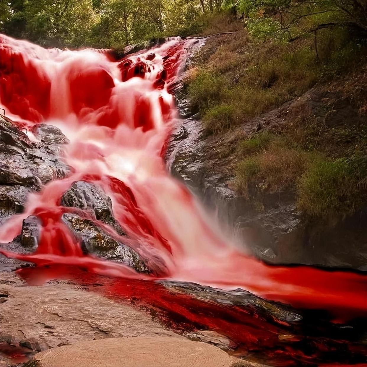 这片红色瀑布美到窒息!