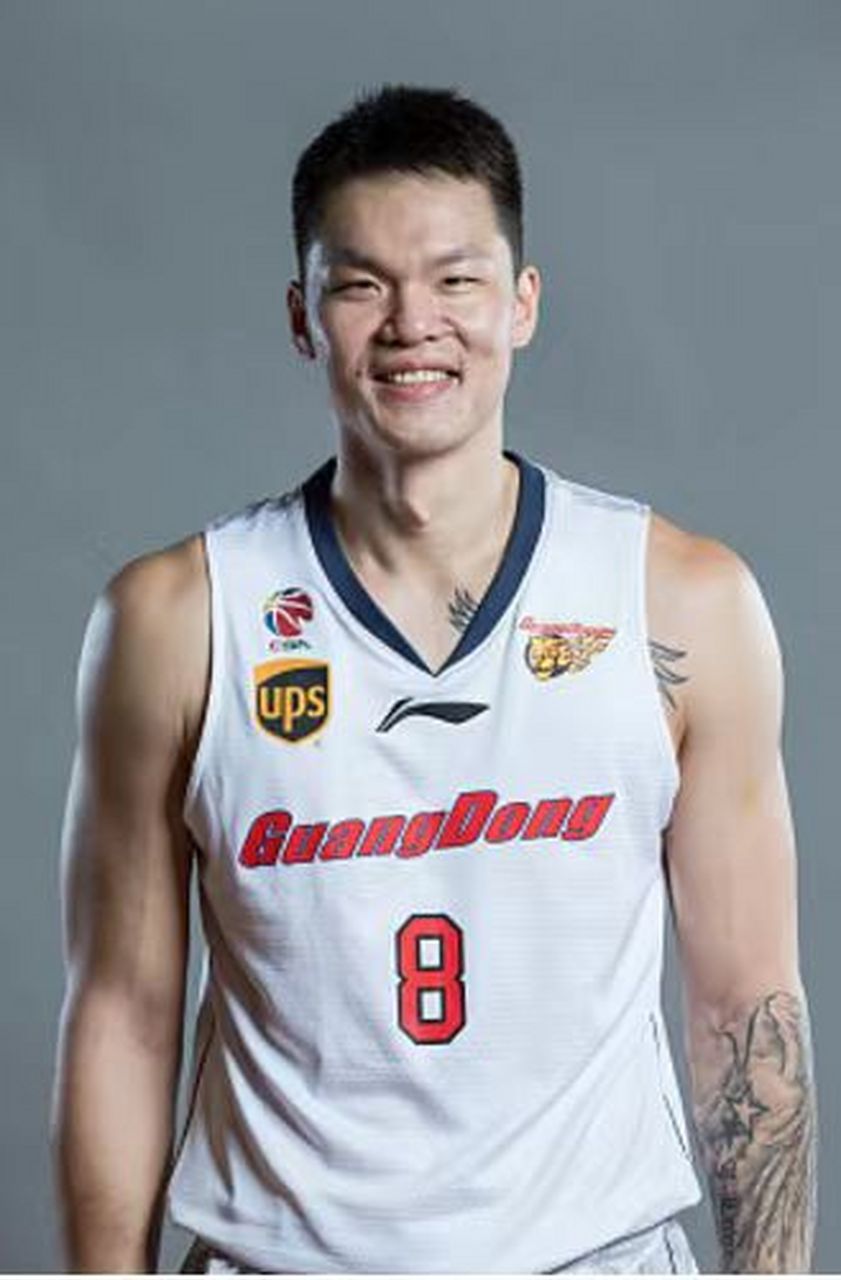 广东队的总经理朱芳雨近日在直播中透露,他即将前往美国考察下个赛季