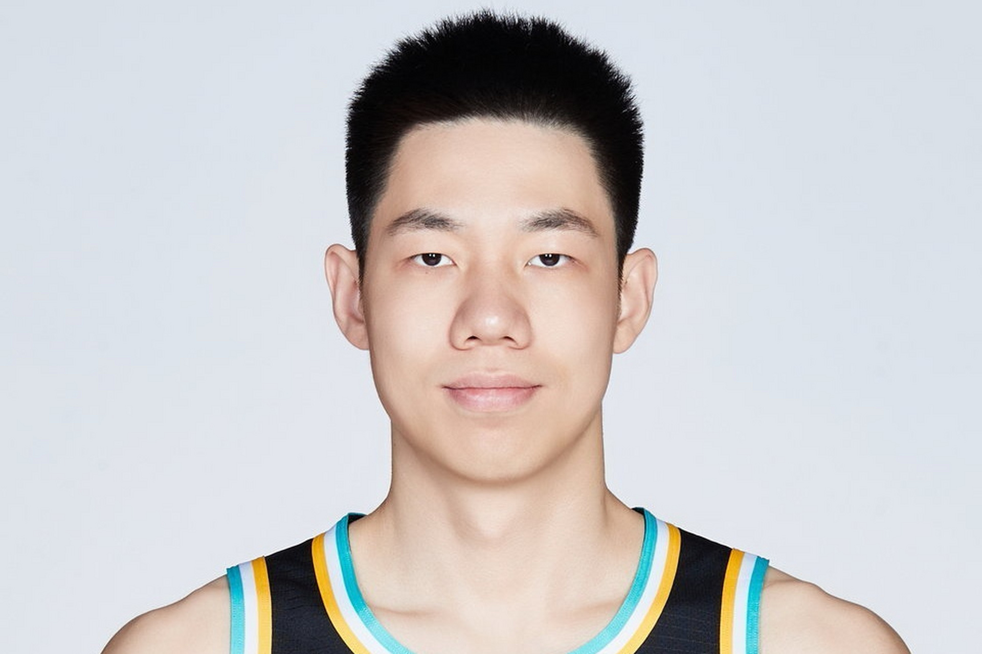 球队的主要内线球员许钟豪因伤没有参加早些时候的常规赛.