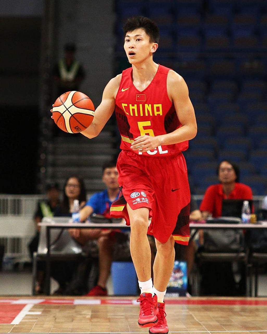 北控队的老将后卫刘晓宇近日代表球队参加了对阵同曦队的热身赛.刘晓