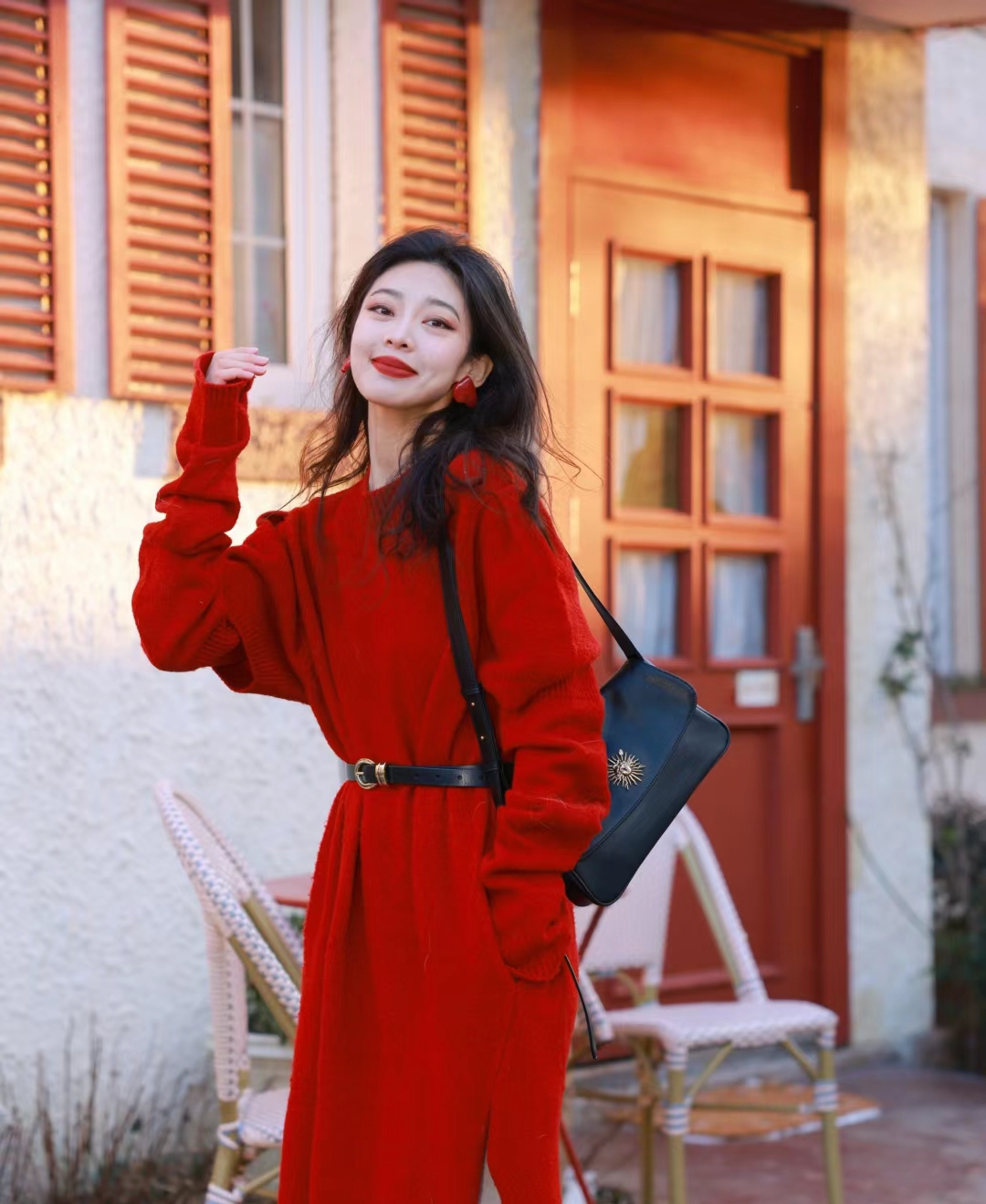 每个女孩心中都有一个红裙梦,她代表着热情,自由与浪漫