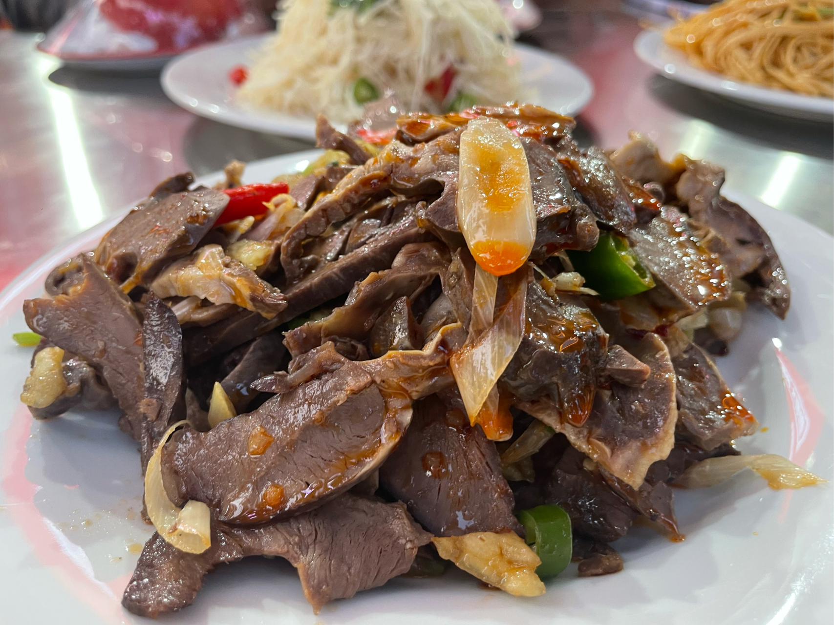 郑州刘新生羊肉炝锅面,成功火爆出圈以后,又在东区育翔路开分店,享受