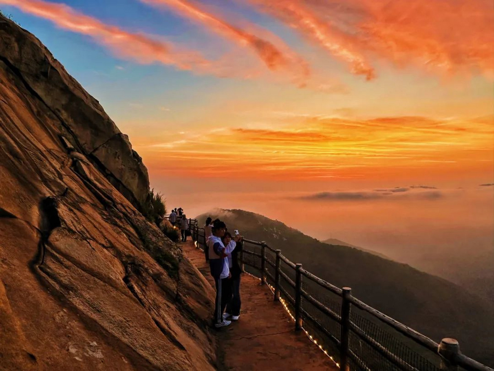 国庆节中秋,南阳七峰山旅游攻略  南阳方城七峰山生态旅游区位于河南