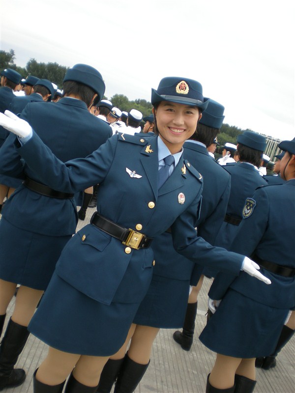 女兵阅兵美女图片