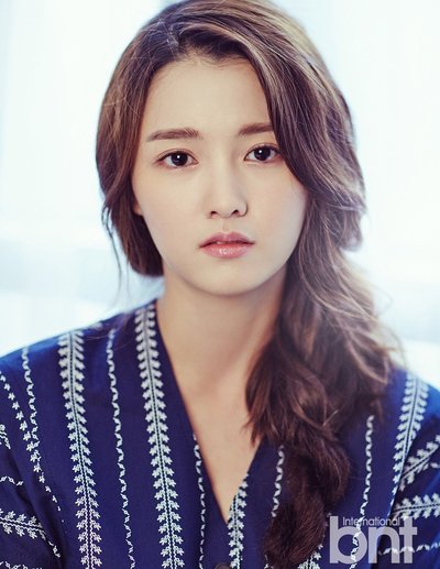 1,媒婆痣喜剧女星捧高踩低特别功利化,交友基本上看利益,圈内人都知道