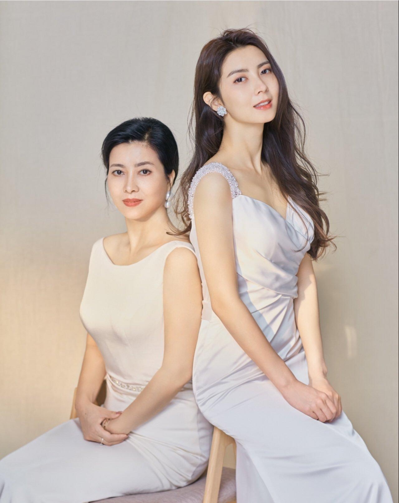 母女都是人间龙凤,天生丽质难自弃,谁能娶回家,不知道多幸福啊