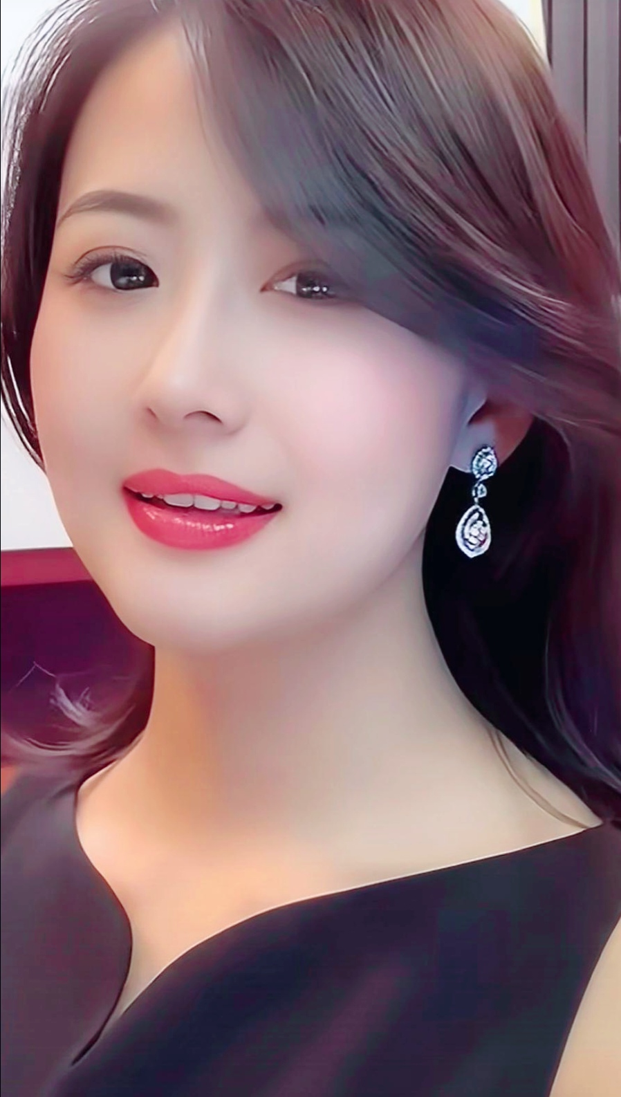 这才是唇红齿白,眉清目秀,水灵灵的大眼睛,给人一种幸福感.