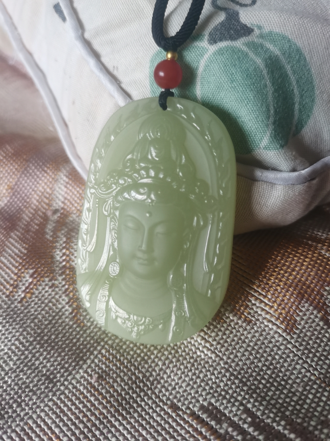 绿玉观音挂件,静谧安详,守护每一个温柔的瞬间.