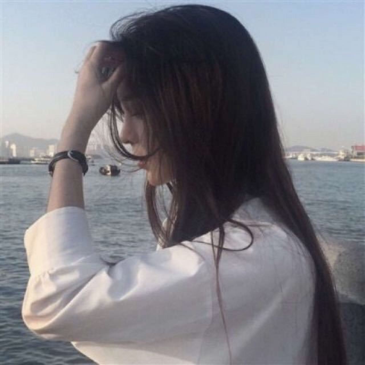 梓清图像馆# 抱图记得点赞和@我 [真人女生头像] "或许我真的不配