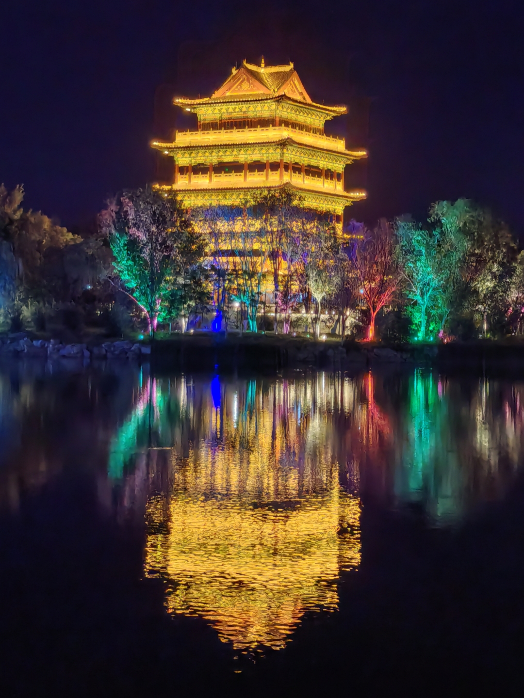 谁懂啊家人们,夜游宁津县康宁湖塔,直接被美麻了!