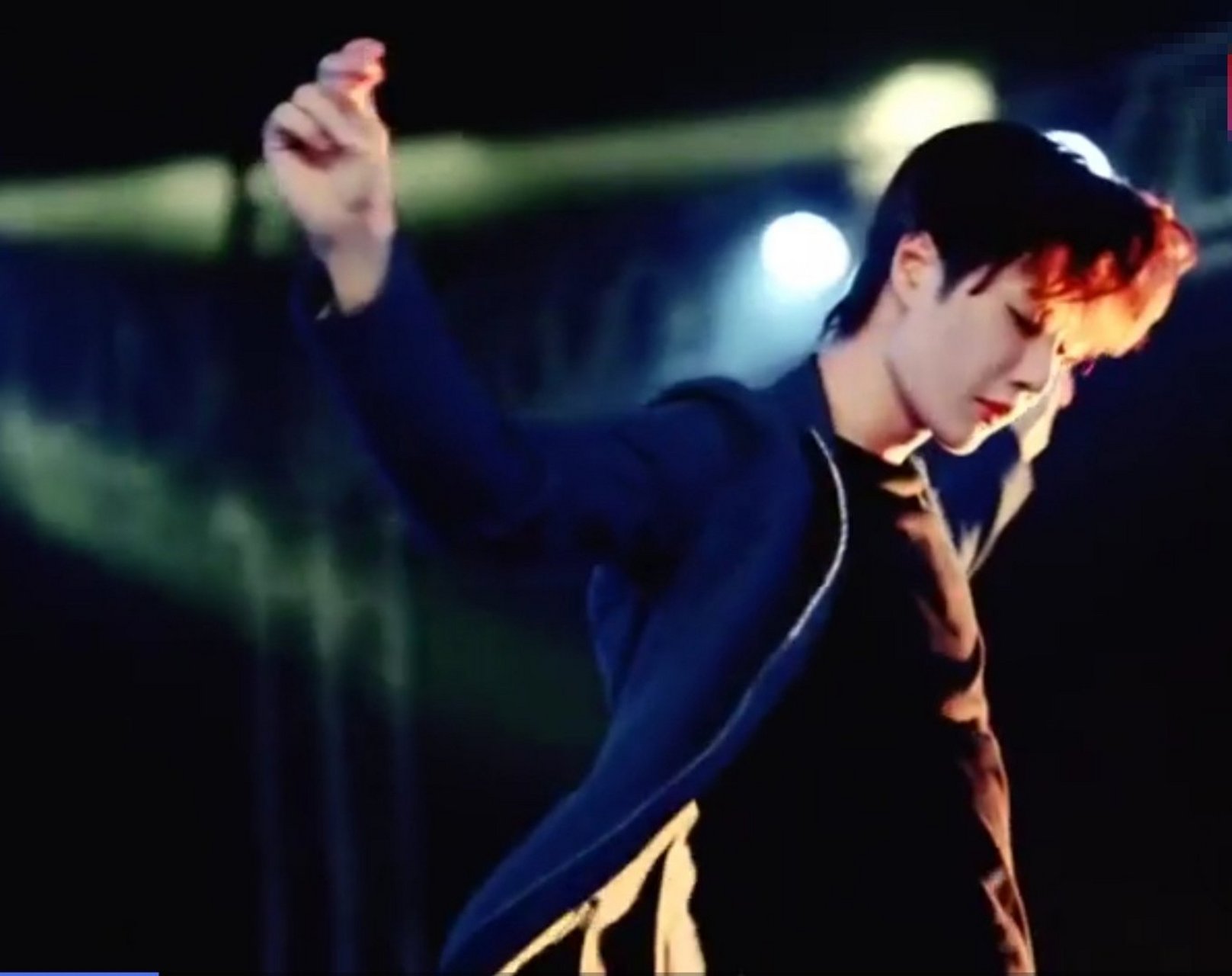 自带bgm的男演员# 王一博《爱河》《凤凰展翅》《野狼disco》 这臼乔