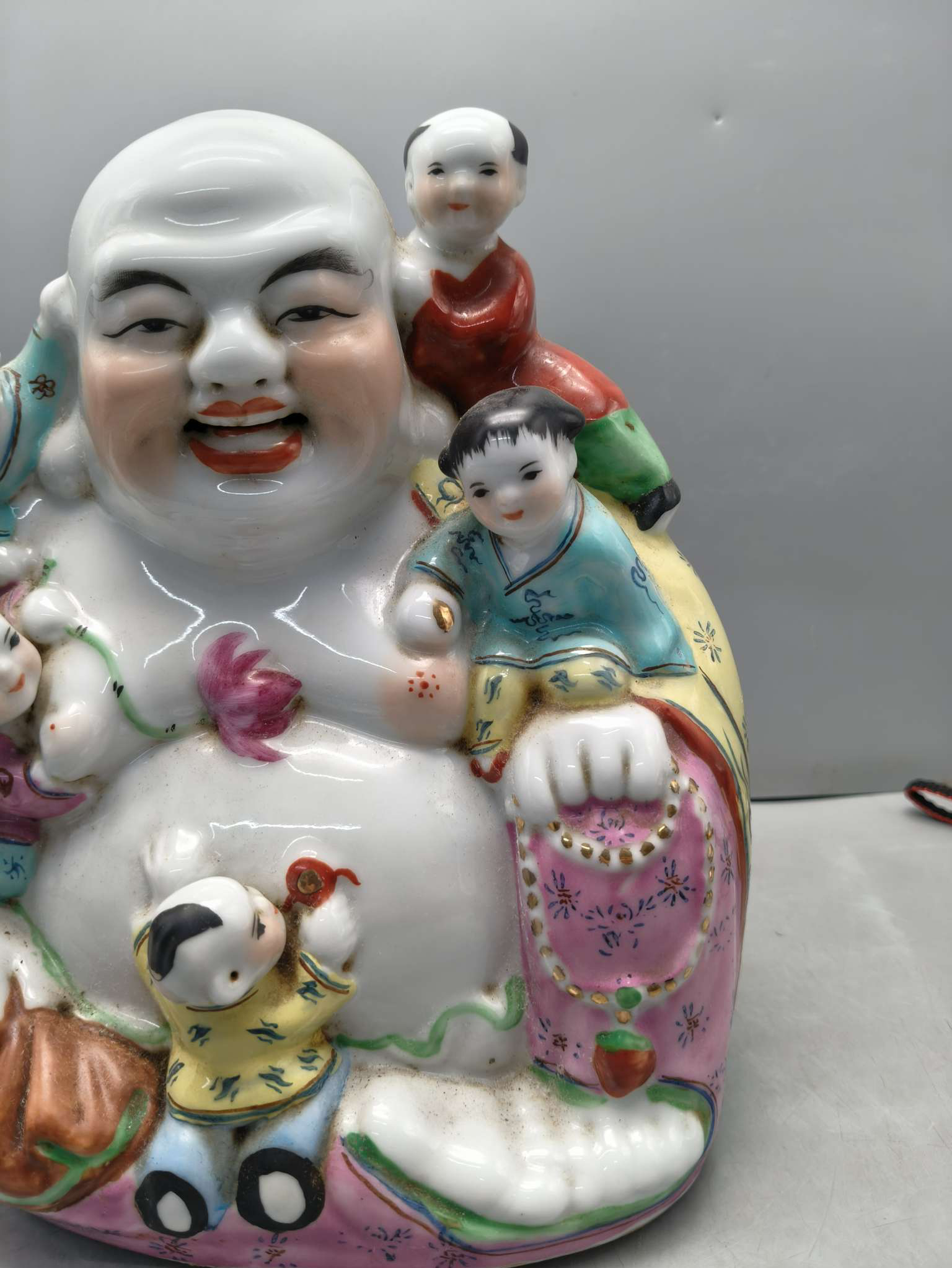 民国粉彩五子登科弥勒座像,全品,具体尺寸品相详见诸图.