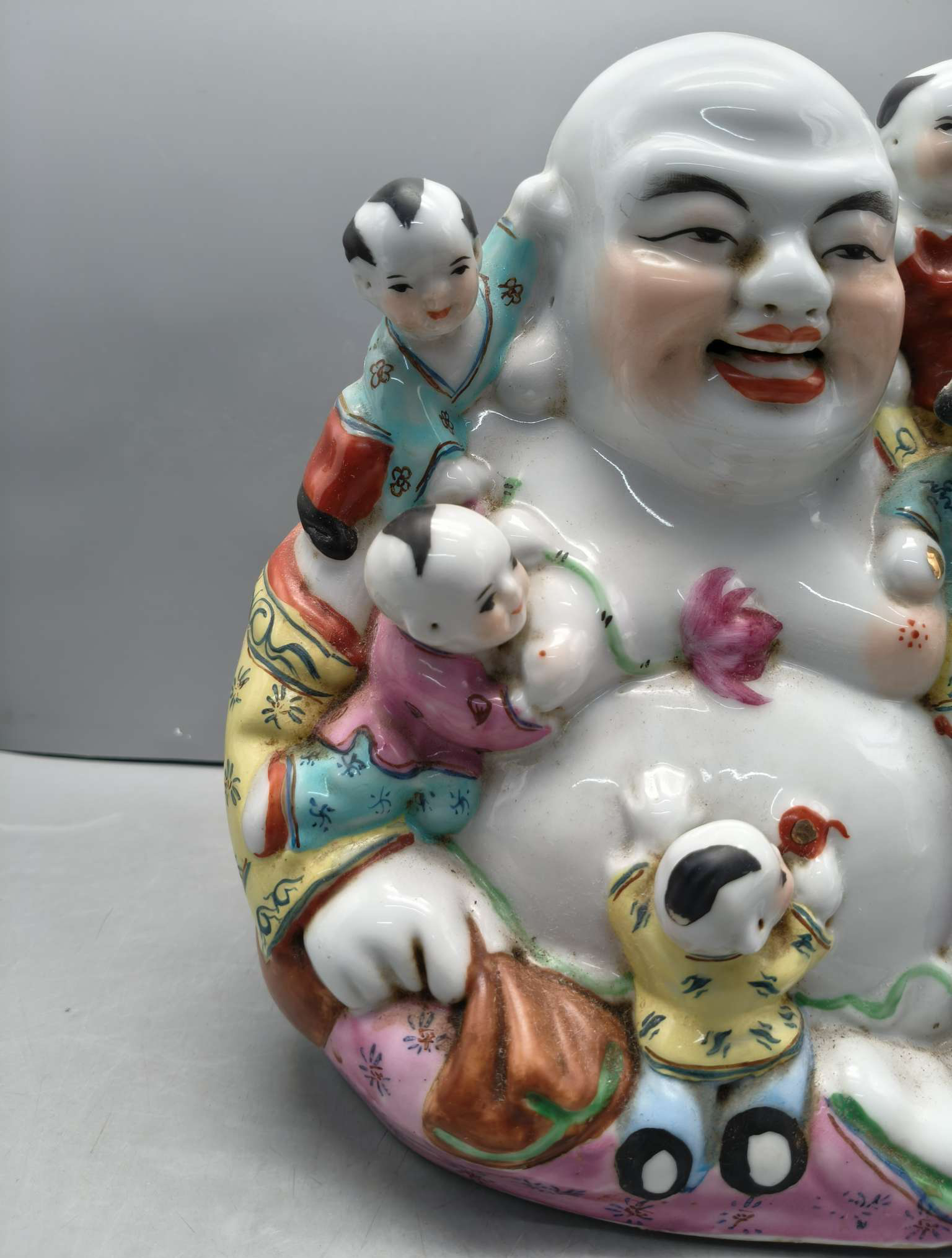 民国粉彩五子登科弥勒座像,全品,具体尺寸品相详见诸图.