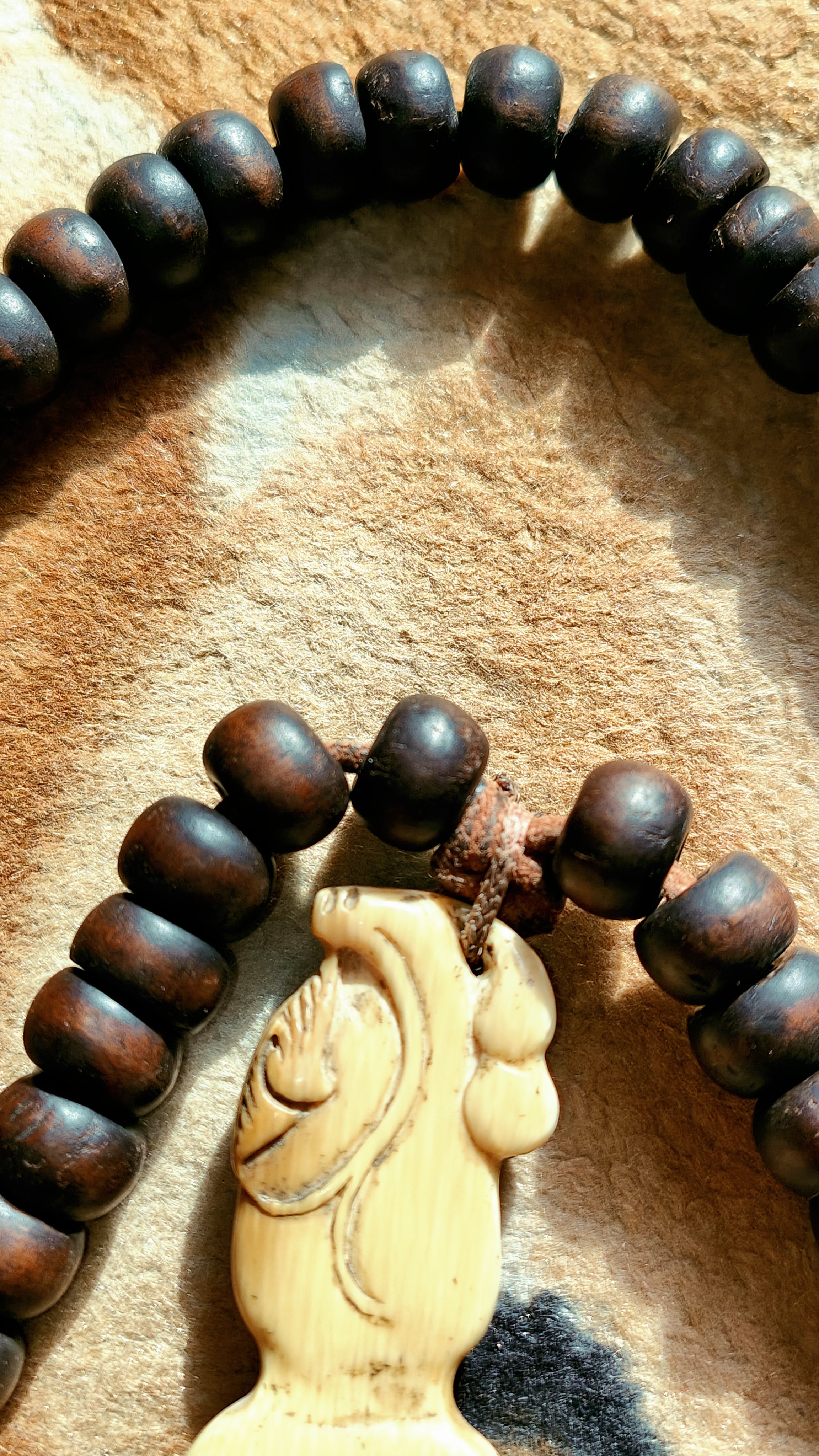 清代老(沉香)佛珠一串,54颗,长48公分,重46.2克,十分罕见