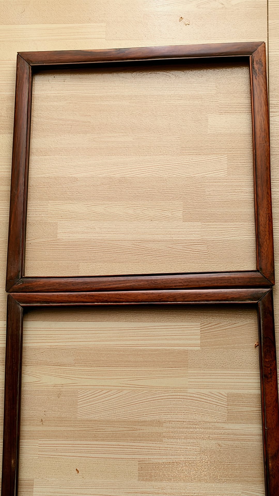 215号,清代老海南黄花梨【镜框一对】尺寸27.5公分