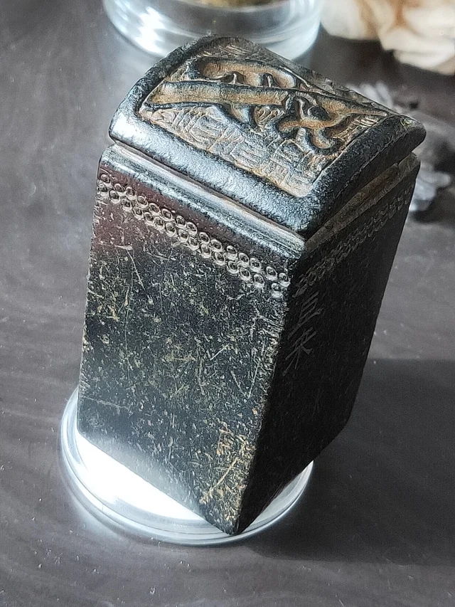 民国老寿山石艾叶绿大印章