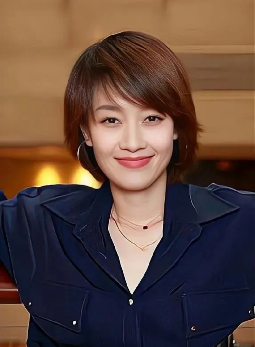 孙俪是低调的电视剧女王,演技精湛,家庭美满;马伊琍是短发女神,历经