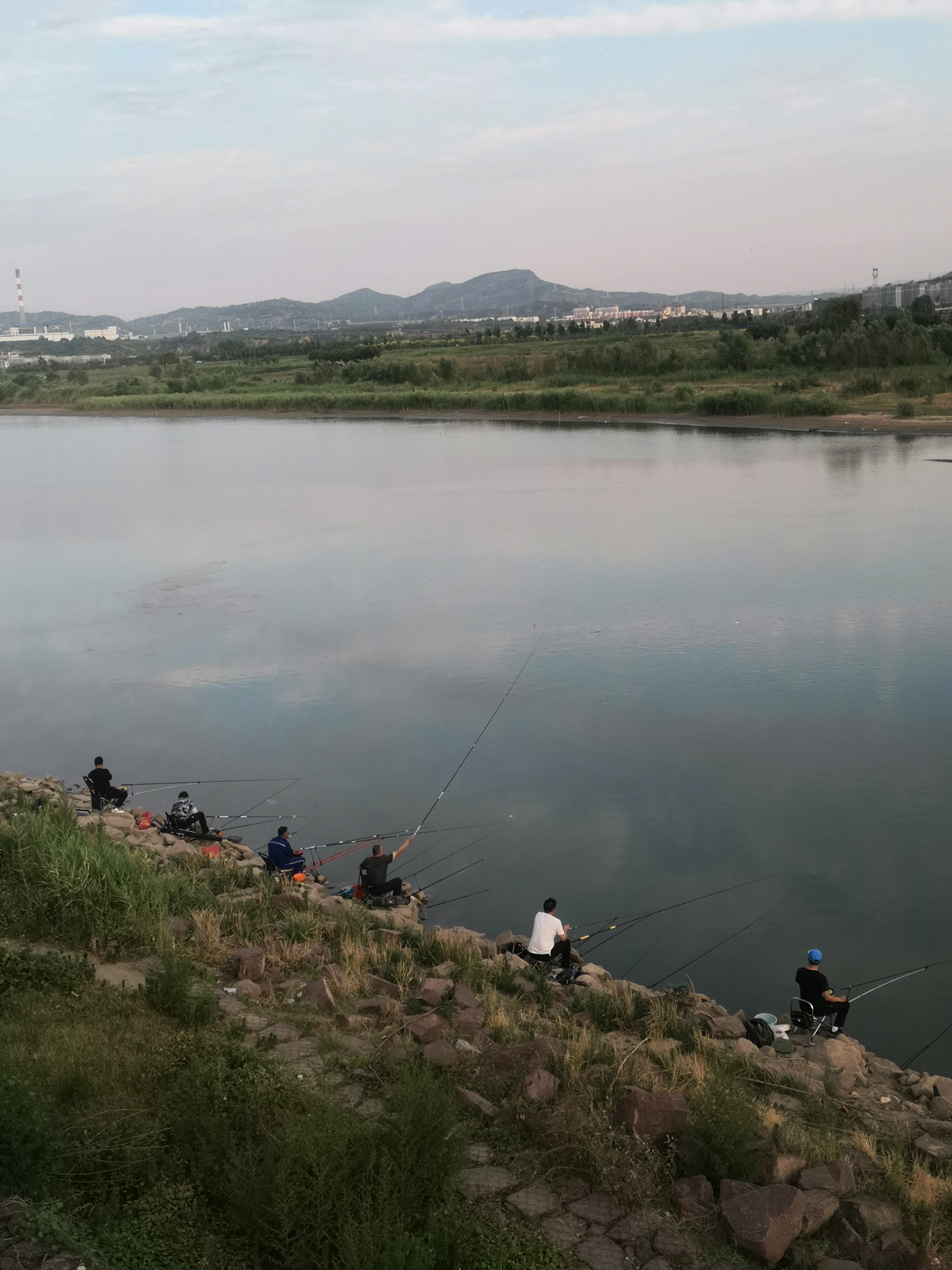 波光辉映书图隐, 元清江河万古流. ～6月1日 游巩义河洛汇流处