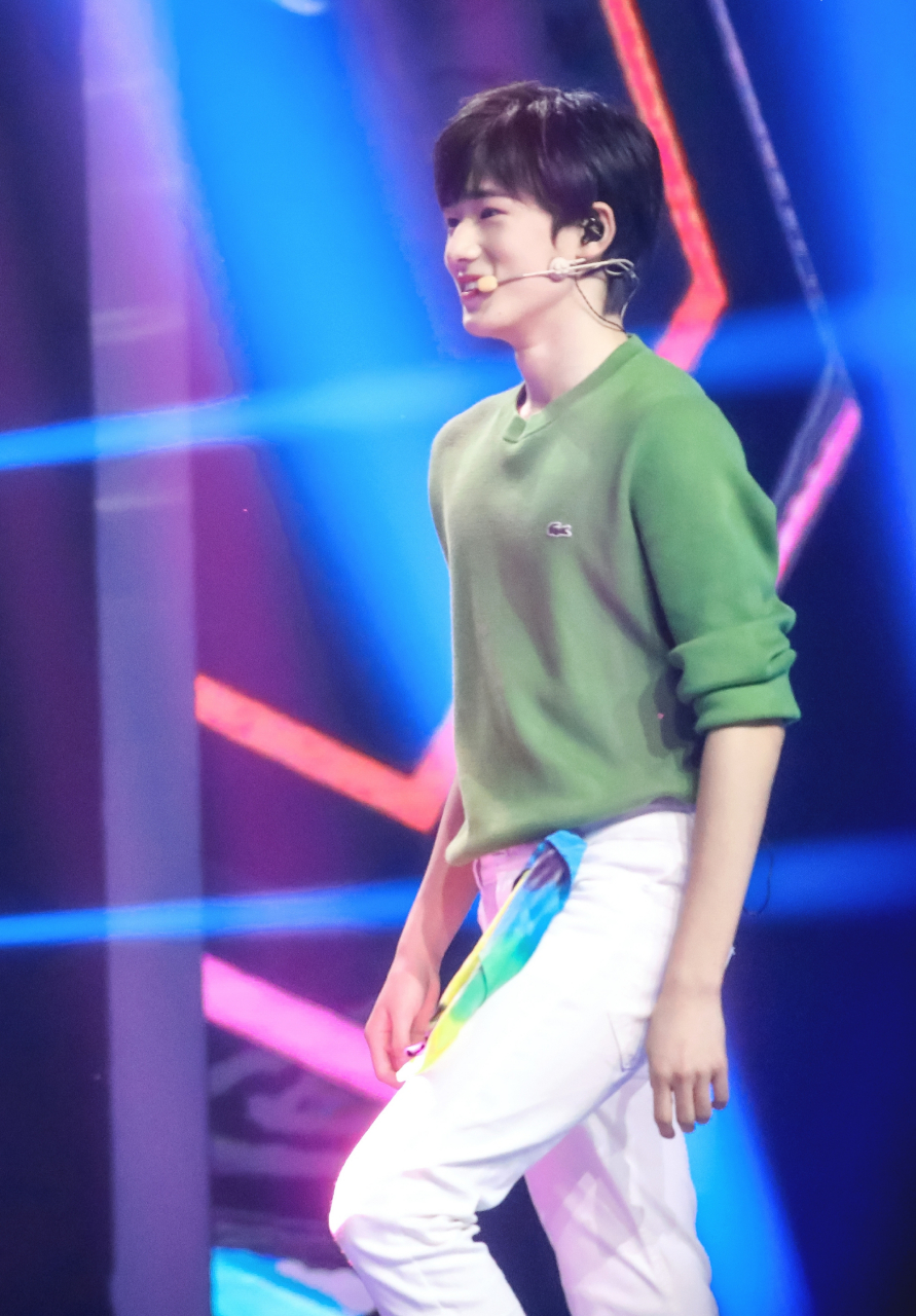 宋亚轩# 轩轩的胸肌