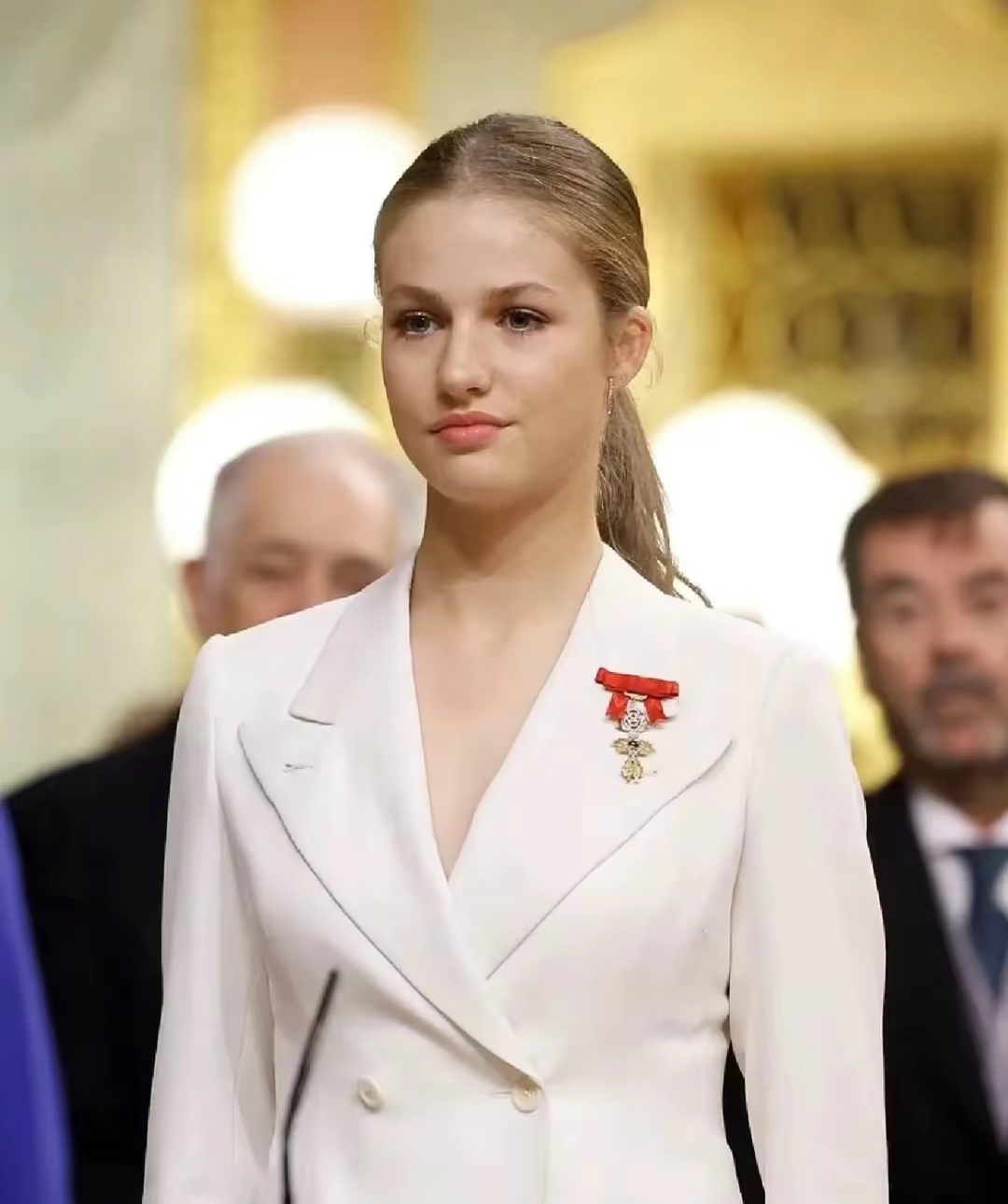 西班牙女王储未来三军总司令莱昂诺尔公主!