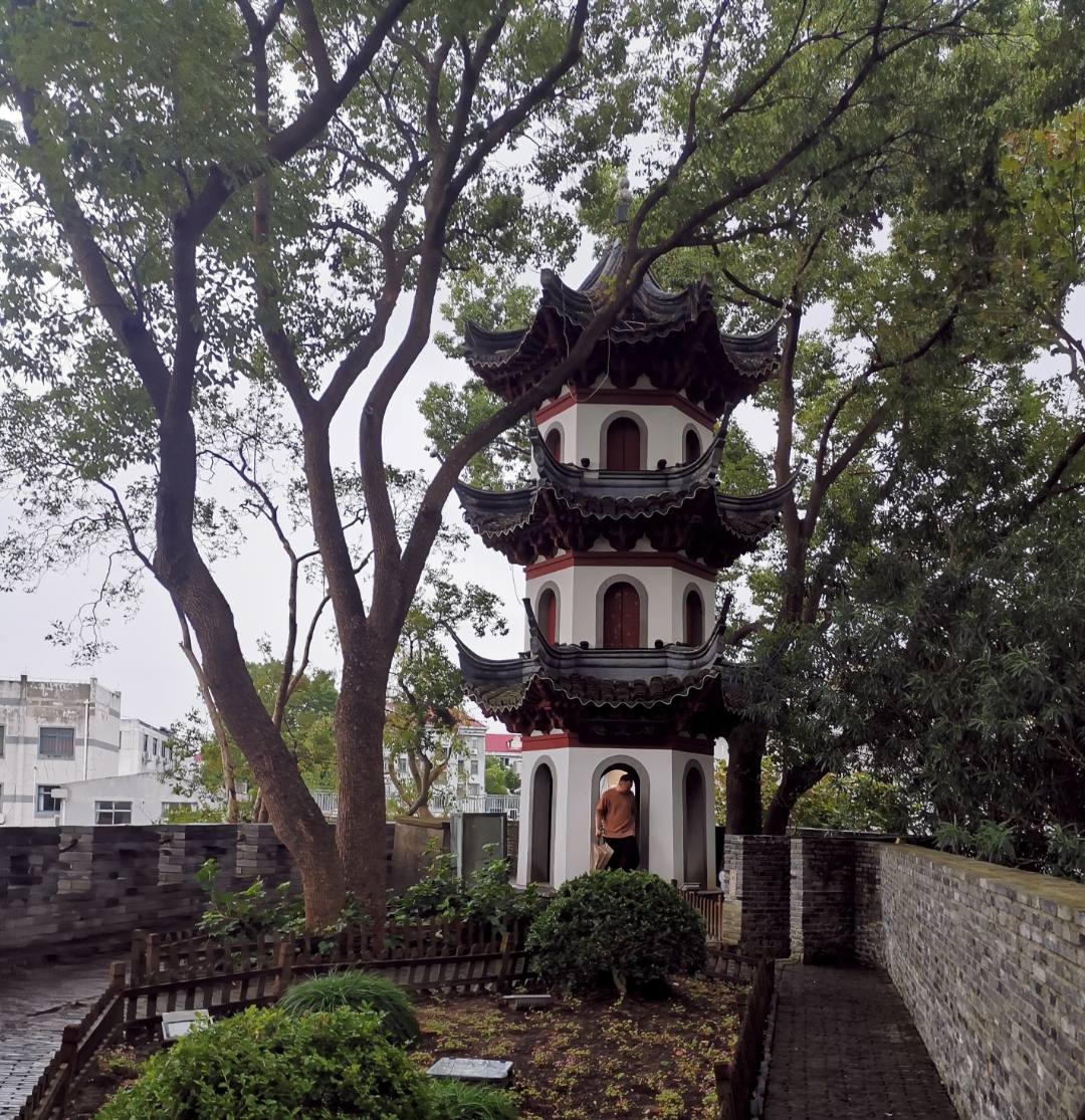 短浅的目光看到的是眼前的得失,计较的是眼前的利害