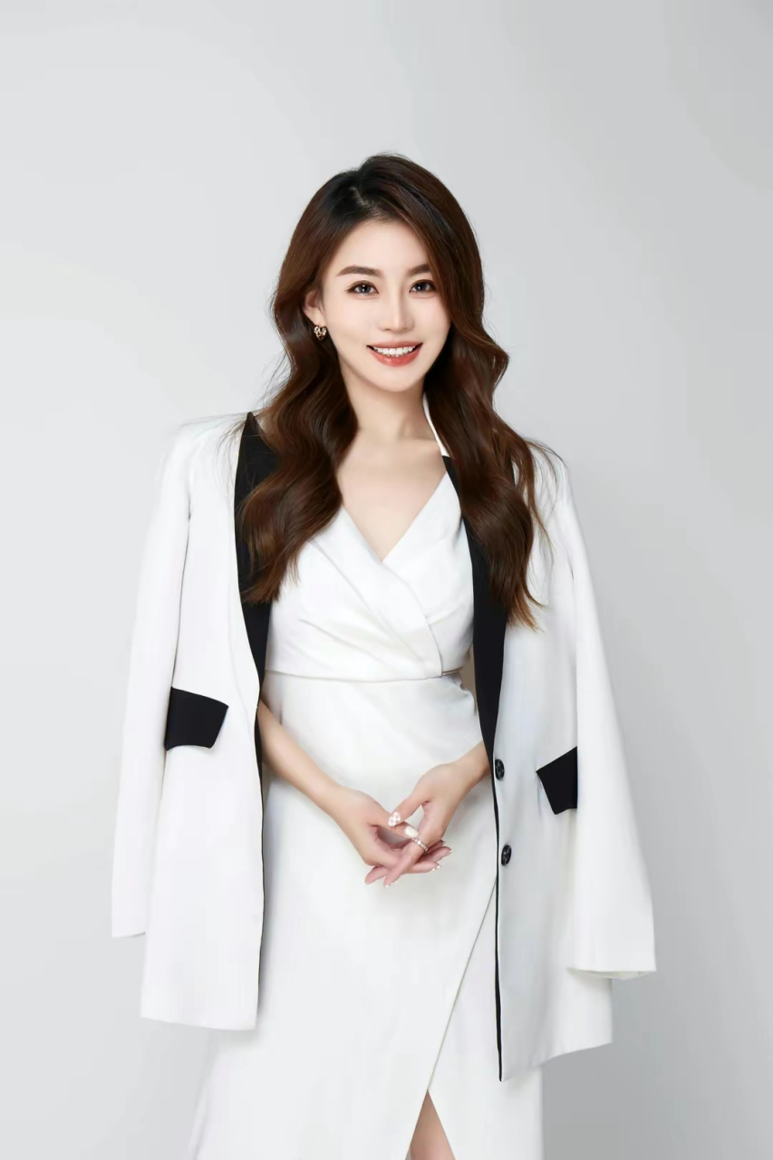 美图分享|电视台主持人yoyo酱