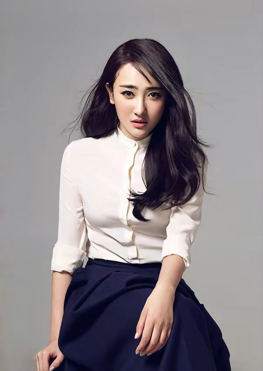 辽宁丹东女演员高姝瑶,时尚性感