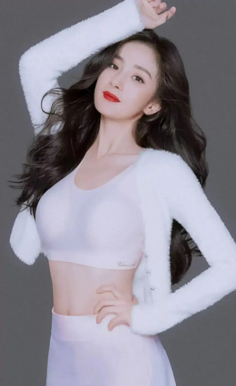 杨幂,唐嫣,刘诗诗你觉得谁更好看# 都好美,美的不一样,各有千秋.