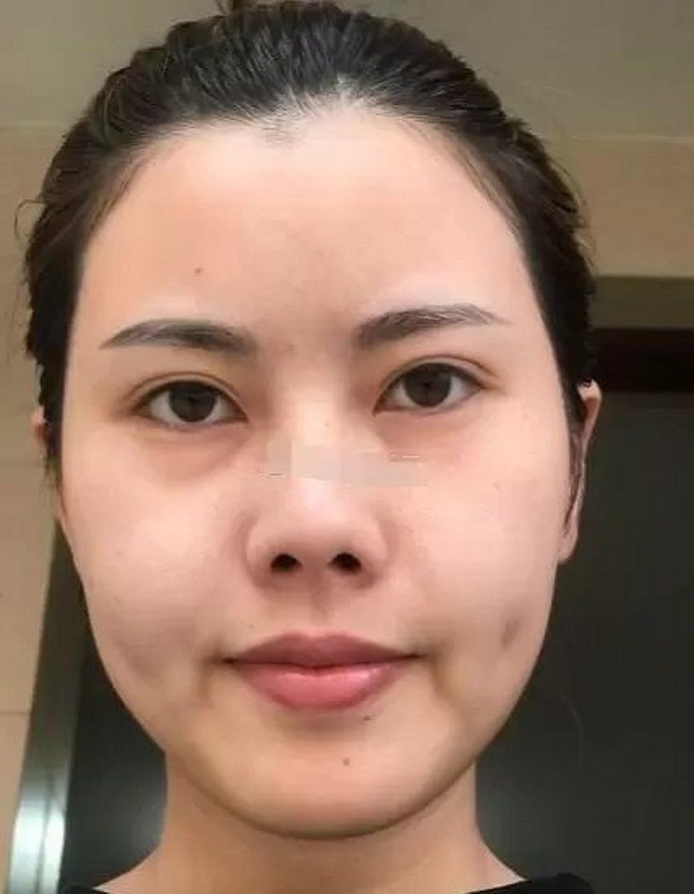 从姑娘面相整体中看五官端正,但是眼神却露凶,破坏了整体的面相.