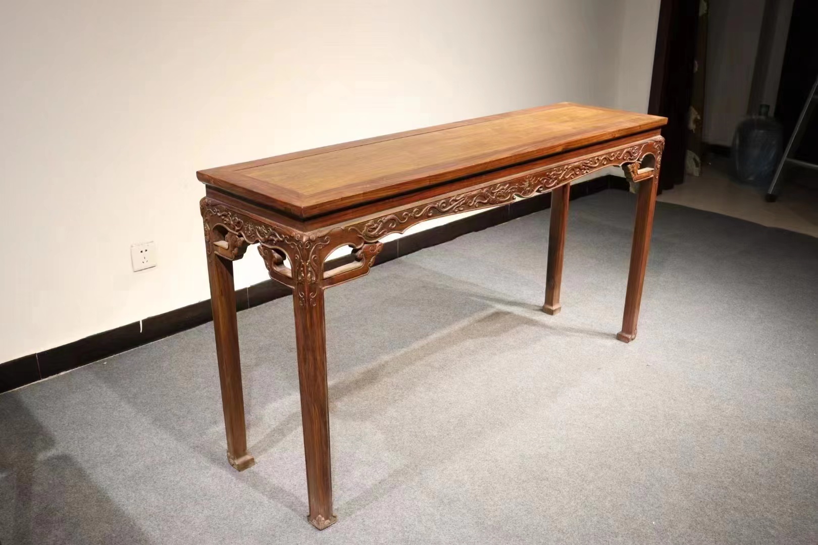 尺寸:长148宽40高80厘米, 明式做工,牙板雕刻二龙