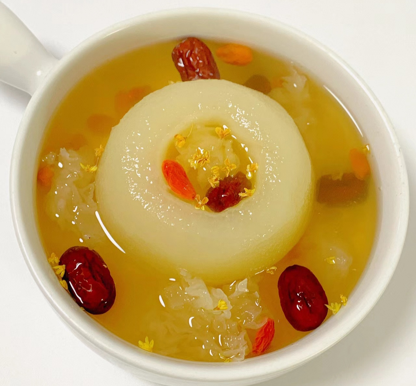 16款润燥秋季汤,快给宝宝煲起来啦,        气温开始渐渐下降,早晚