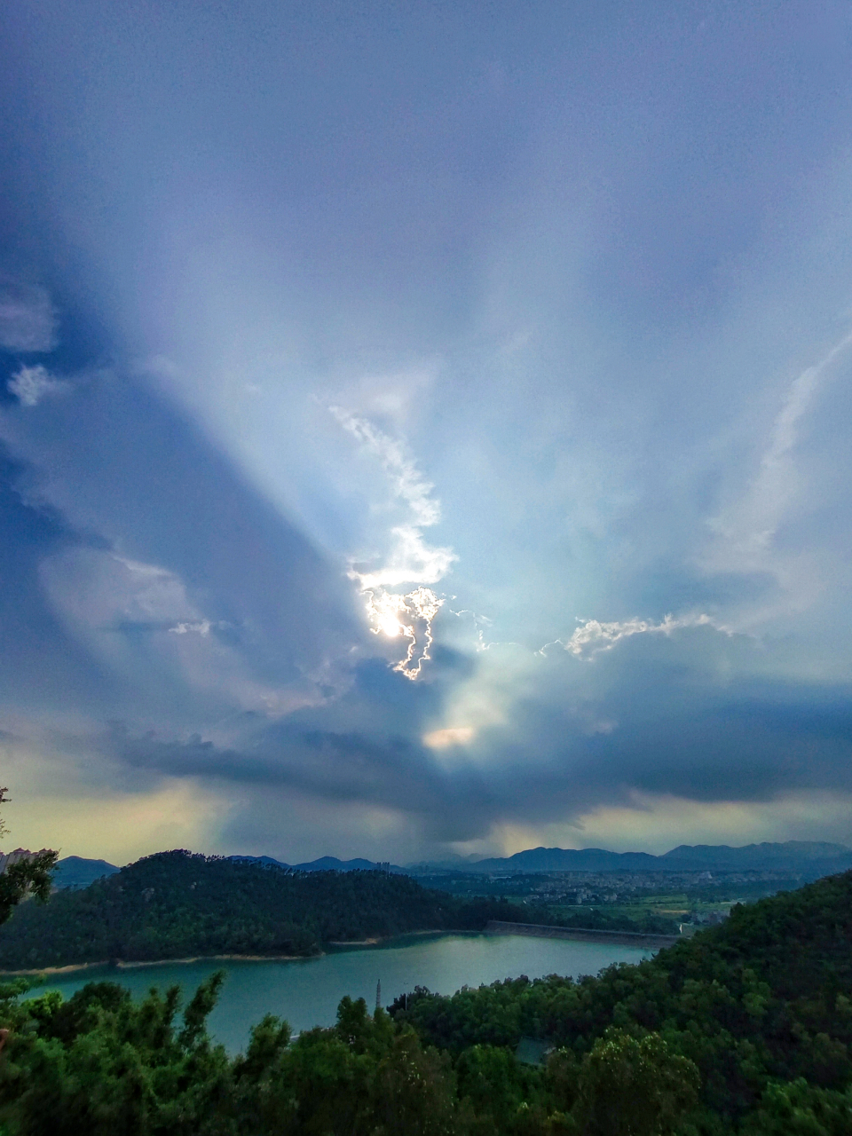 今天去了珠海的金台寺,心情变得好平静.