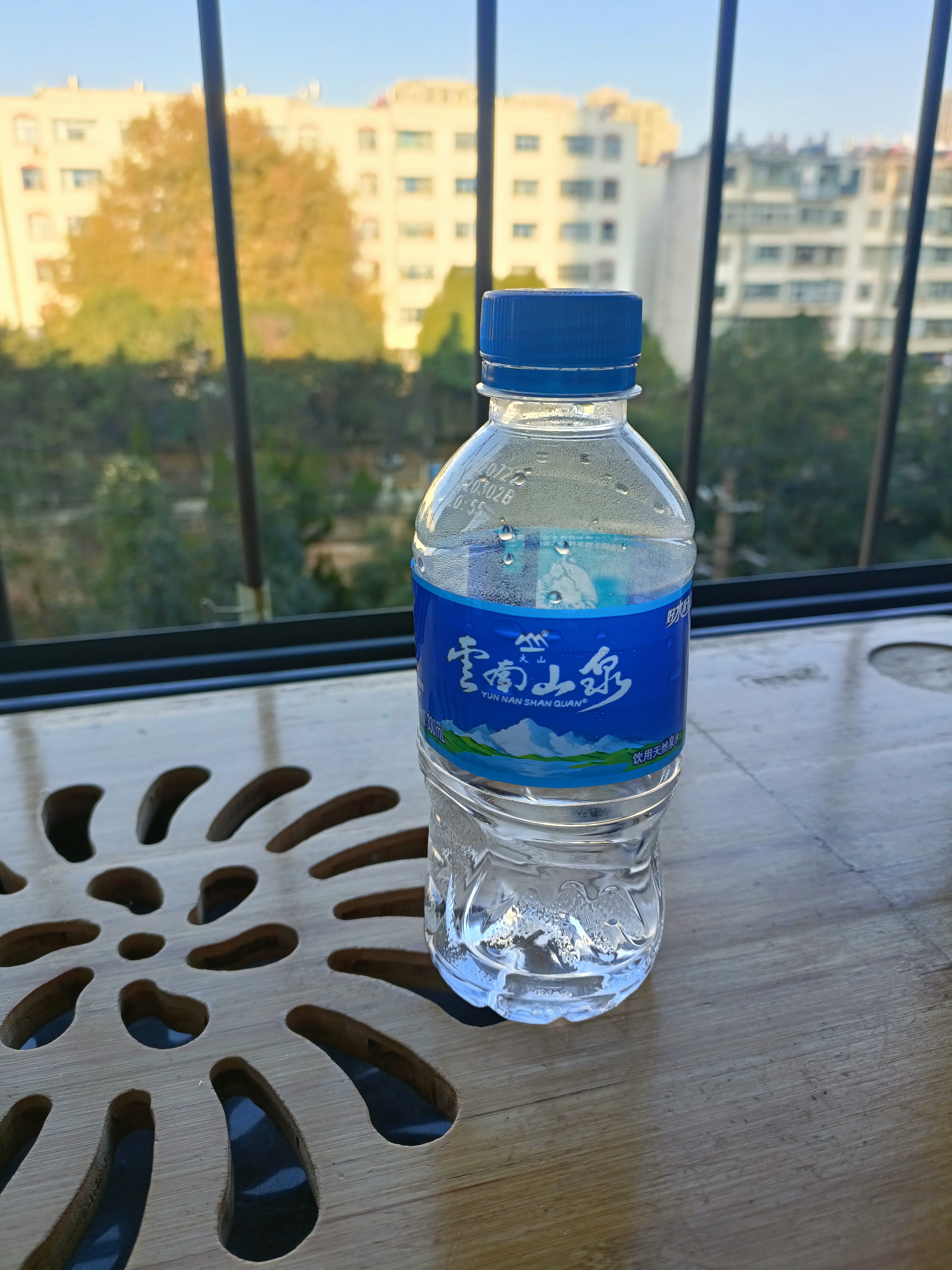 相比于物质,当今中国老百姓更迫切需要的是,感到被尊