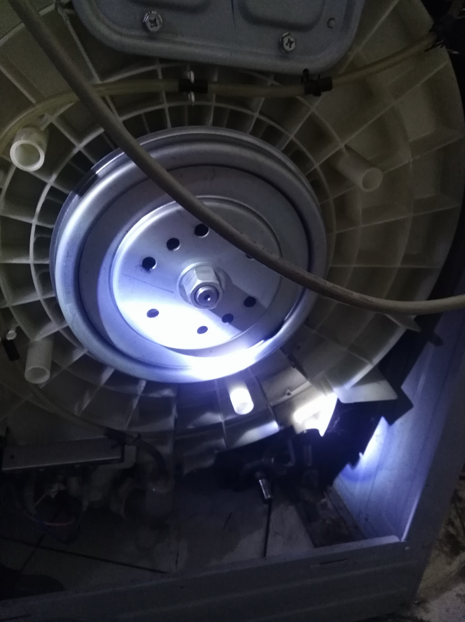 松下滚筒洗衣机皮带我也能换.是没什么技术难度.