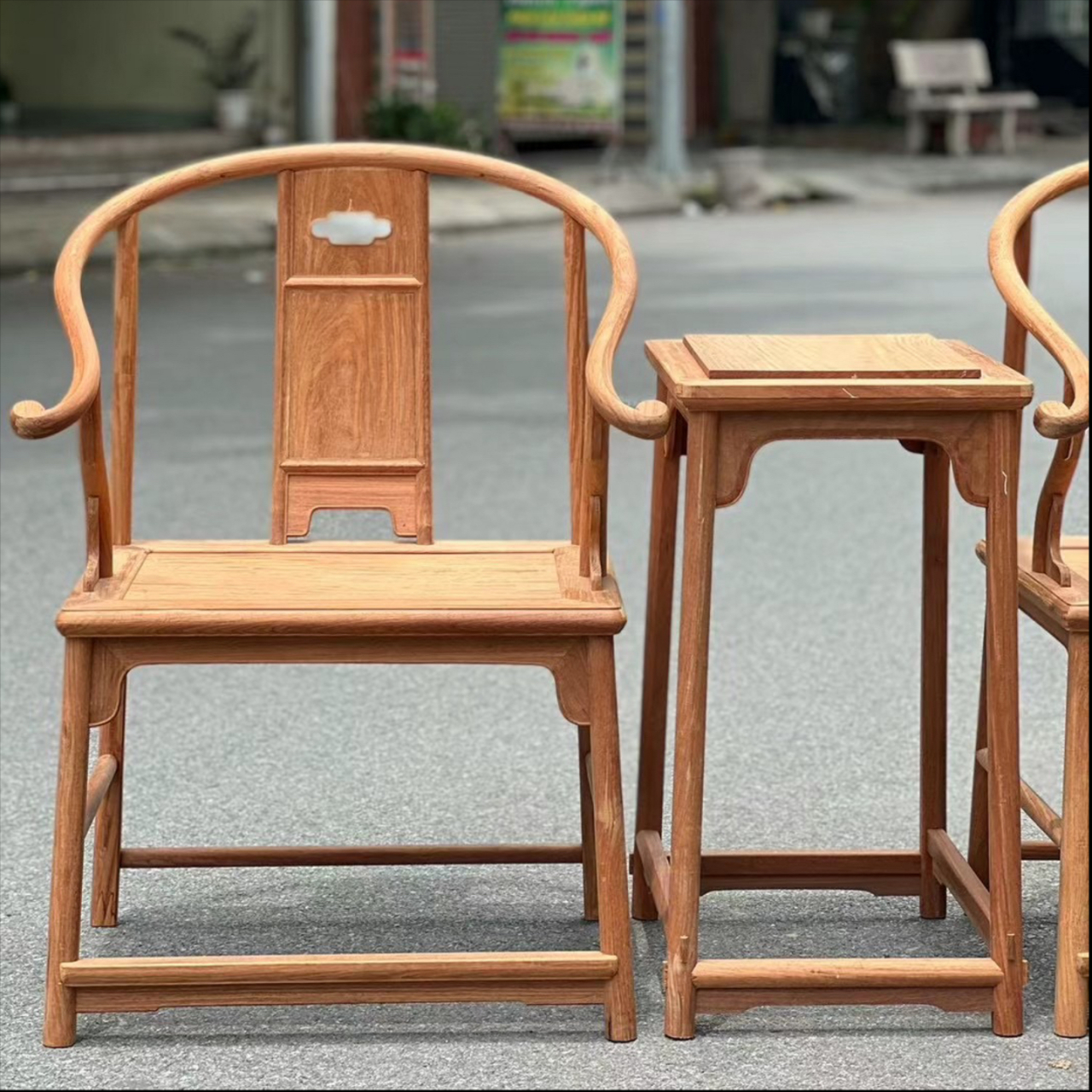 安思远圈椅三件套 有这样一对圈椅,是用一个人的名字命名的,安思远垂