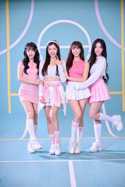 韩国女团成员韩国女团刚出道两个中国人两个韩国人是什么女团照片赵娟